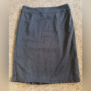 Garfield & Marks Houndstooth Pencil Skirt